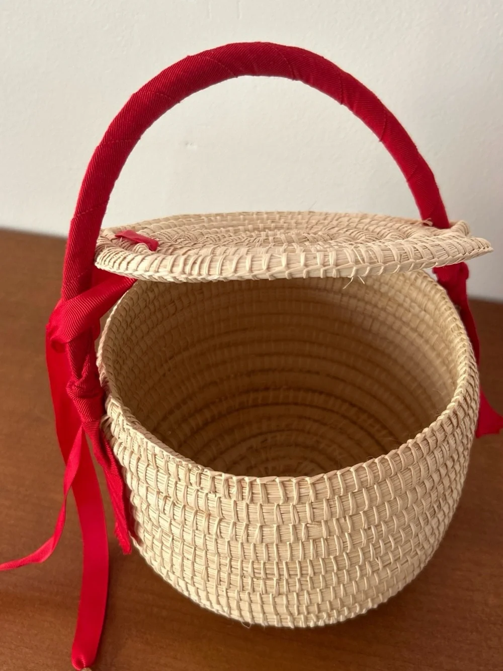 Banana Republic Natural Straw Basket Bag with Red Handle - Picture 3 of 4
